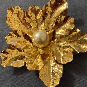 Vintage Geranium Leaf & Faux Pearl Brooch Gold Plated